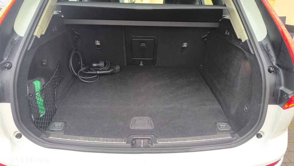 Volvo XC 60 T6 AWD Recharge Geartronic RDesign Expression - 13