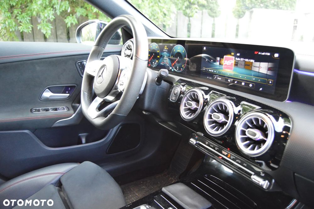 Mercedes-Benz CLA 220 d AMG Line 8G-DCT - 40