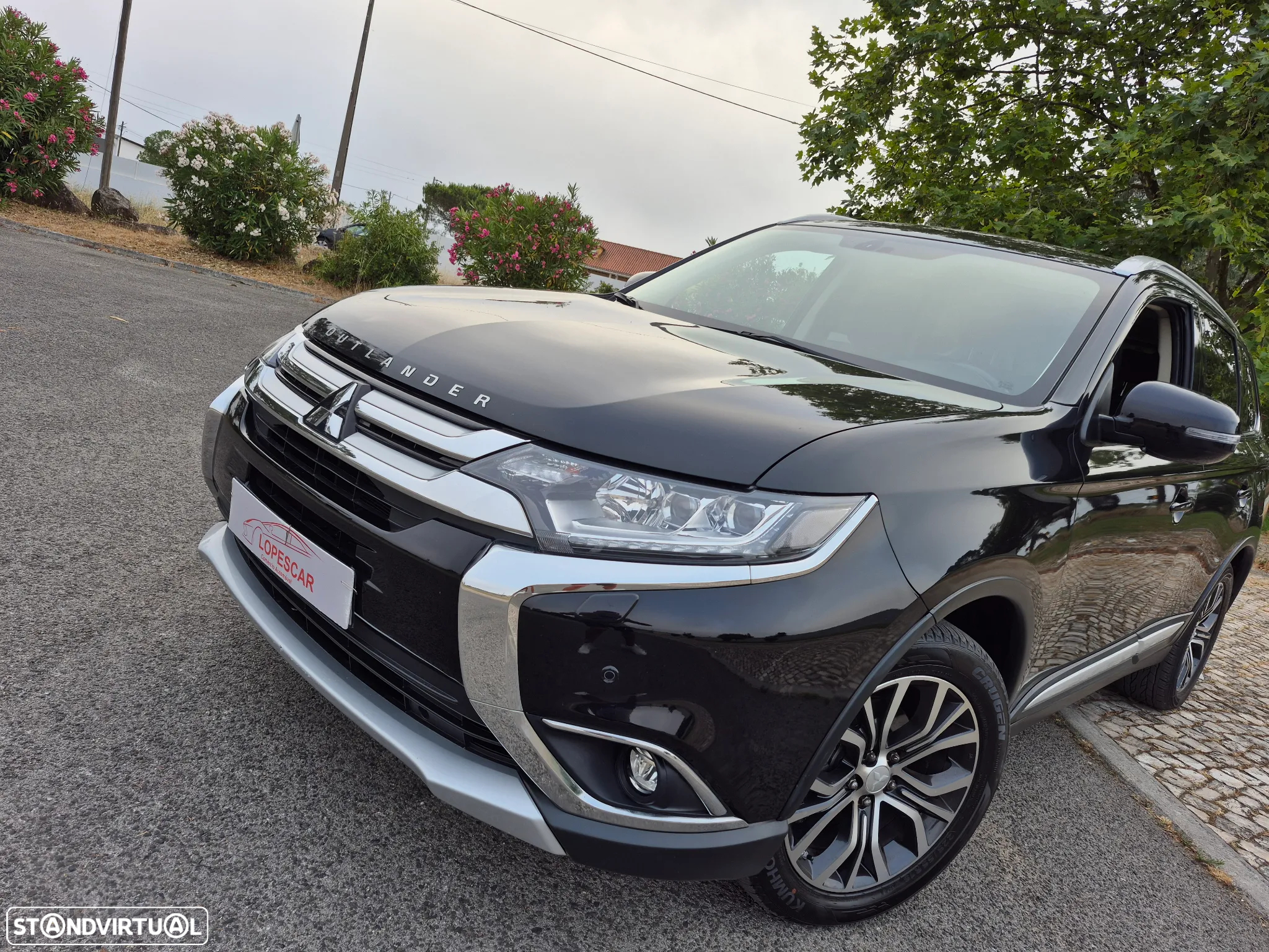 Mitsubishi Outlander 2.2 DI-D Instyle Navi - 2