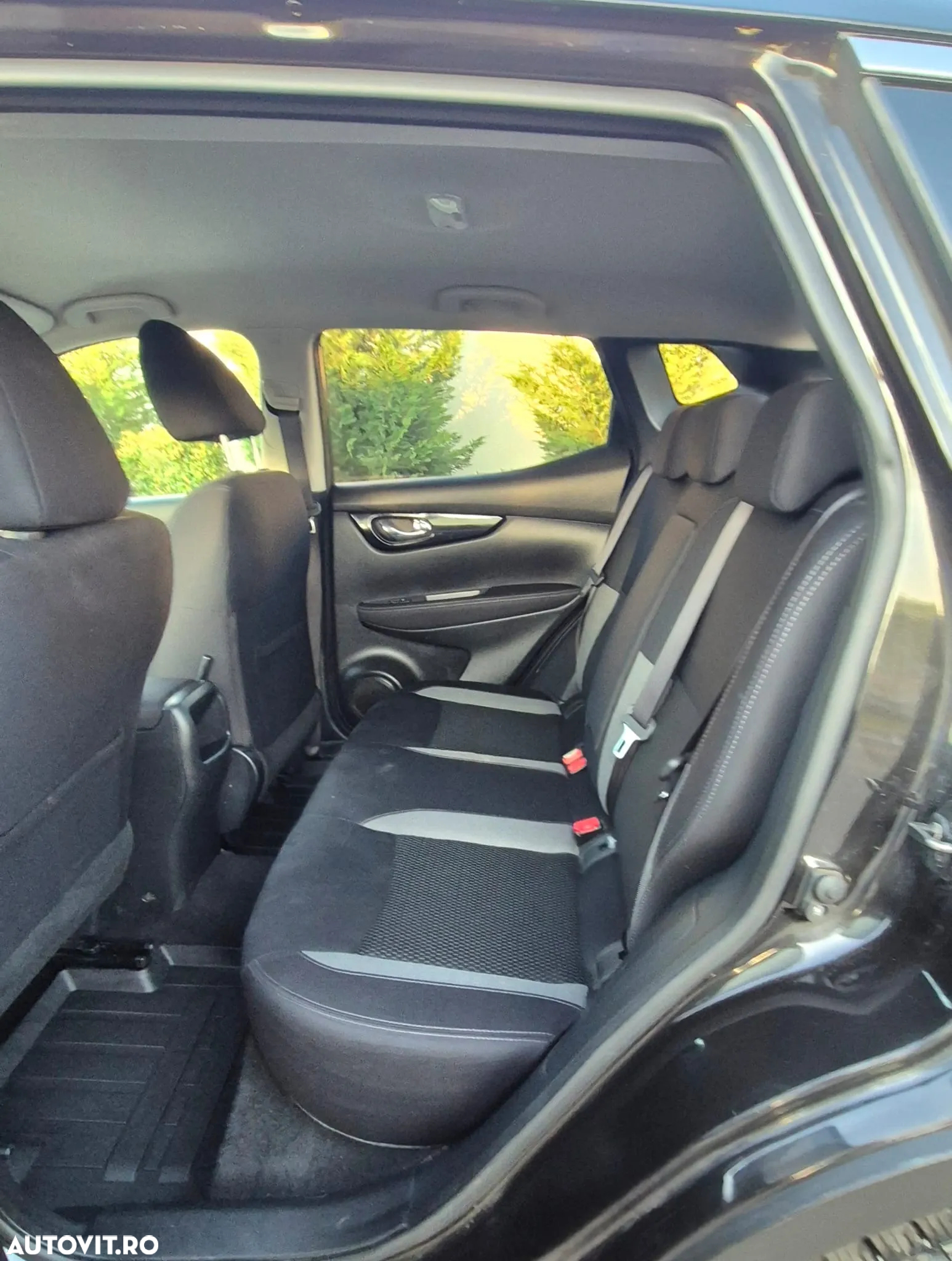 Nissan Qashqai 1.6 DCI ALL-MODE 4x4i Black Edition - 9