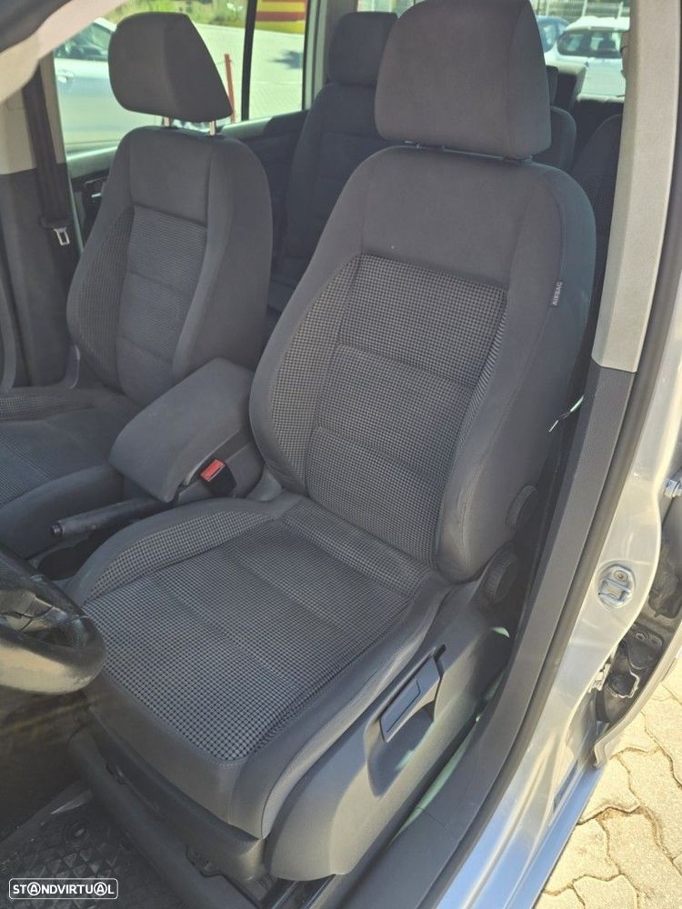 VW Touran 2.0 TDI Blue.Highline 7L - 11