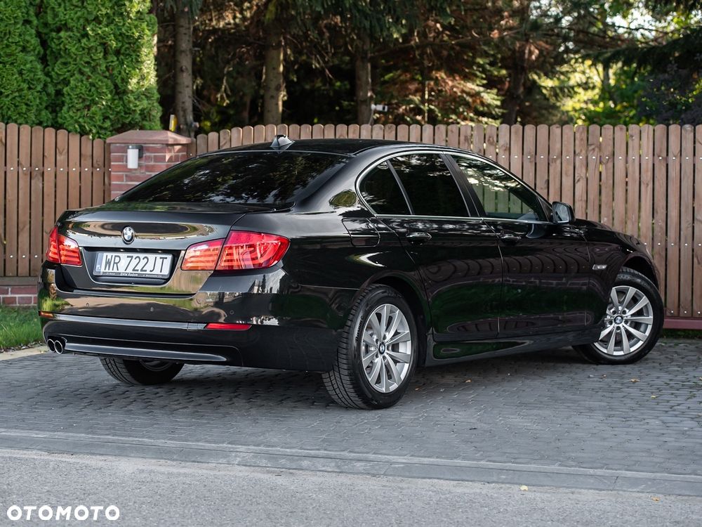BMW Seria 5 528i xDrive Sport-Aut Luxury Line - 8