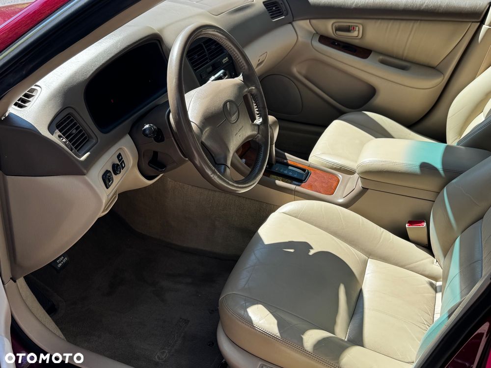 Lexus ES - 22
