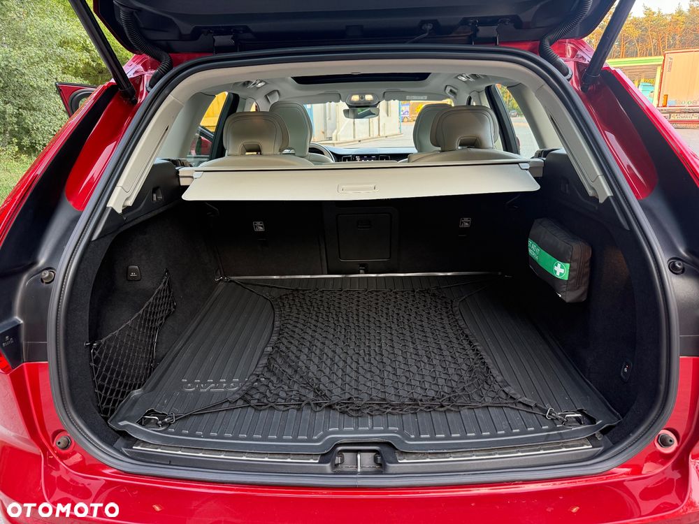 Volvo XC 60 T6 Plug-In Hybrid AWD Inscription - 19