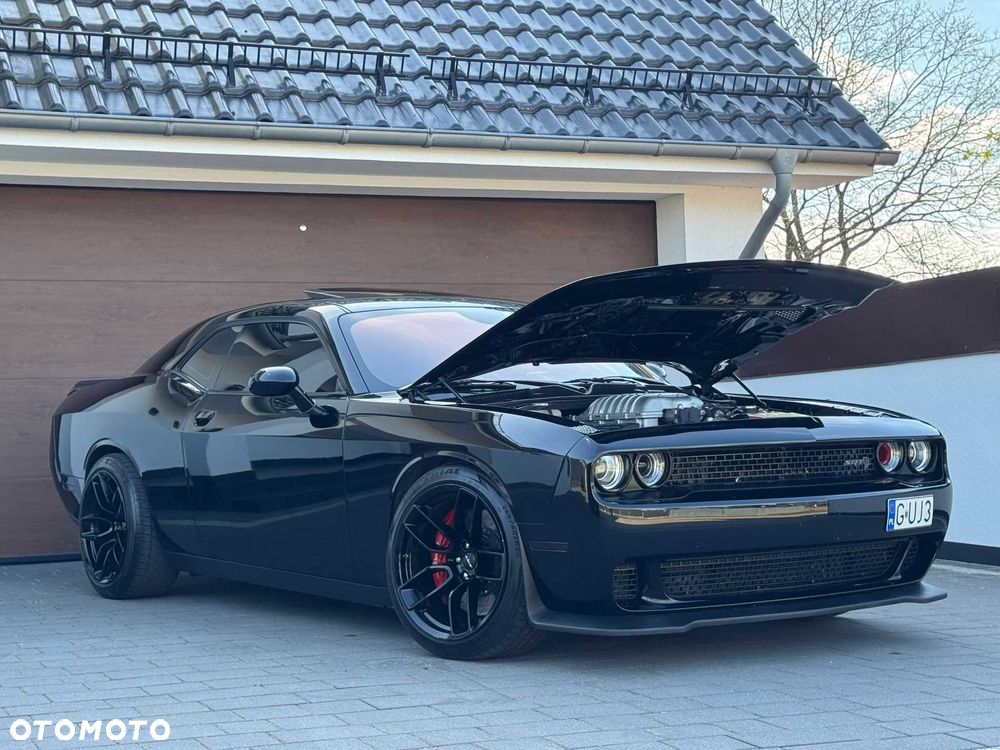 Dodge Challenger - 1