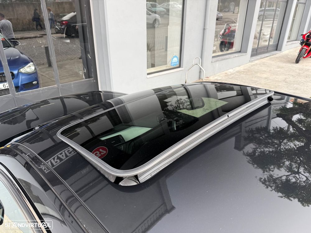 BMW 320 d Pack M - 29