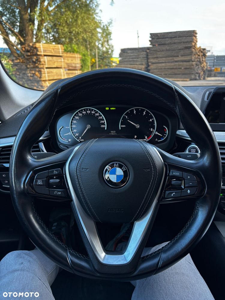 BMW Seria 5 520d xDrive Luxury Line - 11