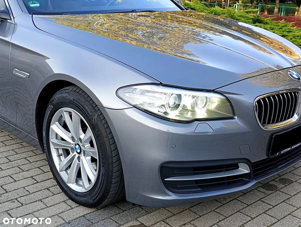 BMW Seria 5 525d Touring Sport-Aut Luxury Line - 37
