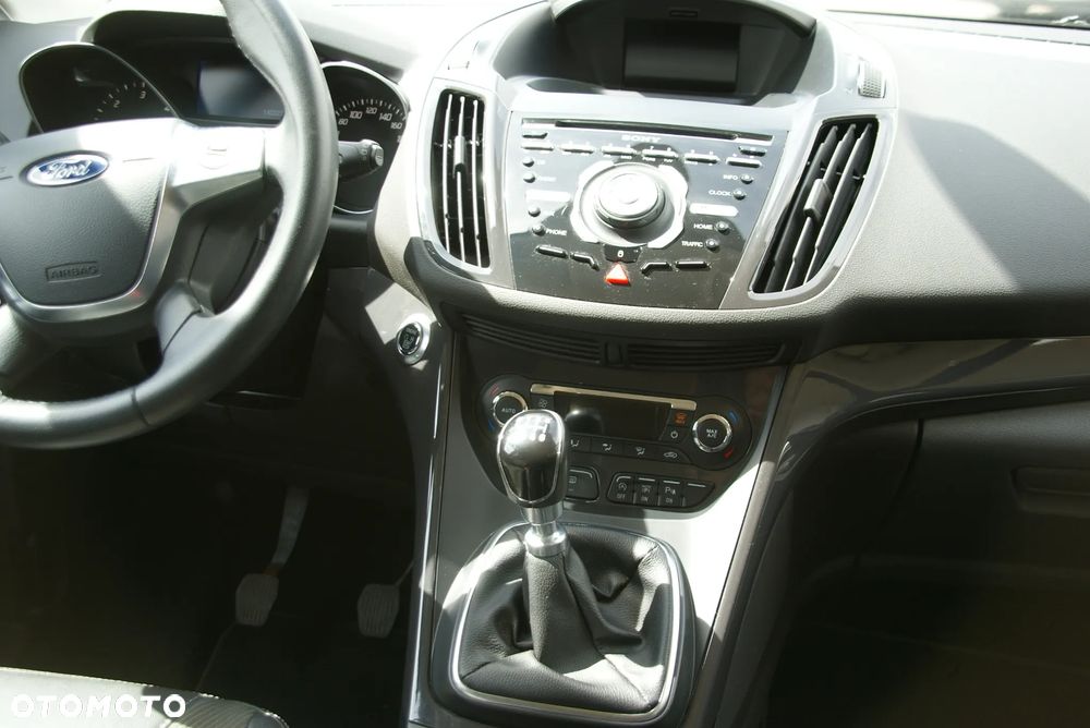 Ford Kuga 2.0 TDCi 2x4 Titanium - 12