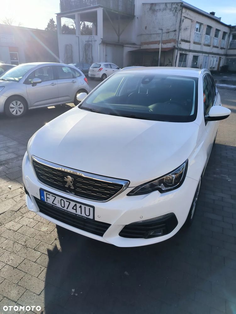 Peugeot 308 1.5 BlueHDi Allure S&S EAT8 - 4