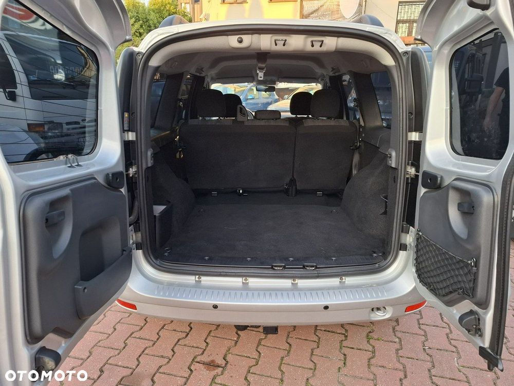 Dacia Logan MCV 1.6 Laureate - 25