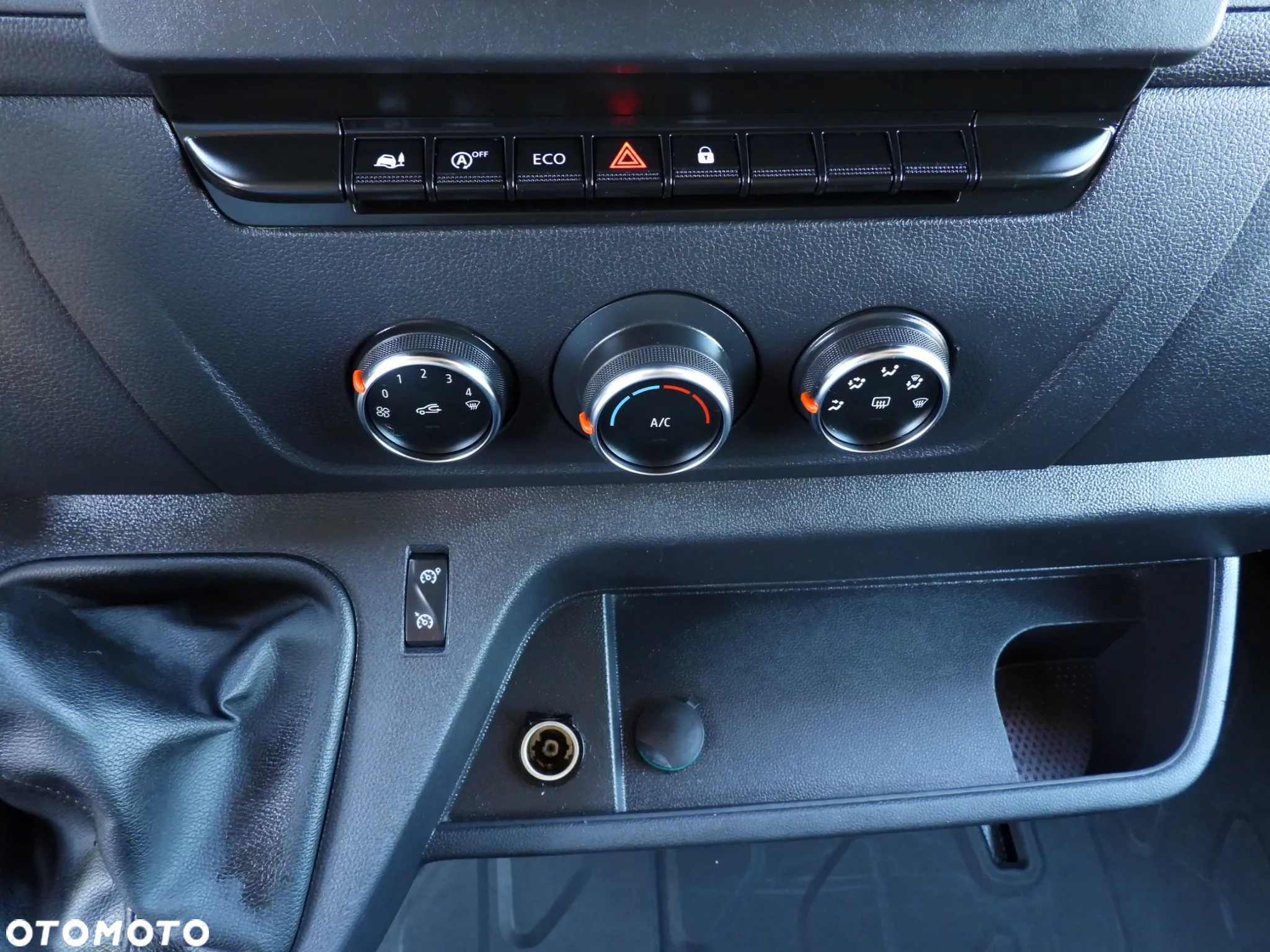 Renault MASTER  PLANDEKA WEBASTO TEMPOMAT LEDY PNEUMATYKA KLIMATYZACJA 165KM [ 561027 ] - 37