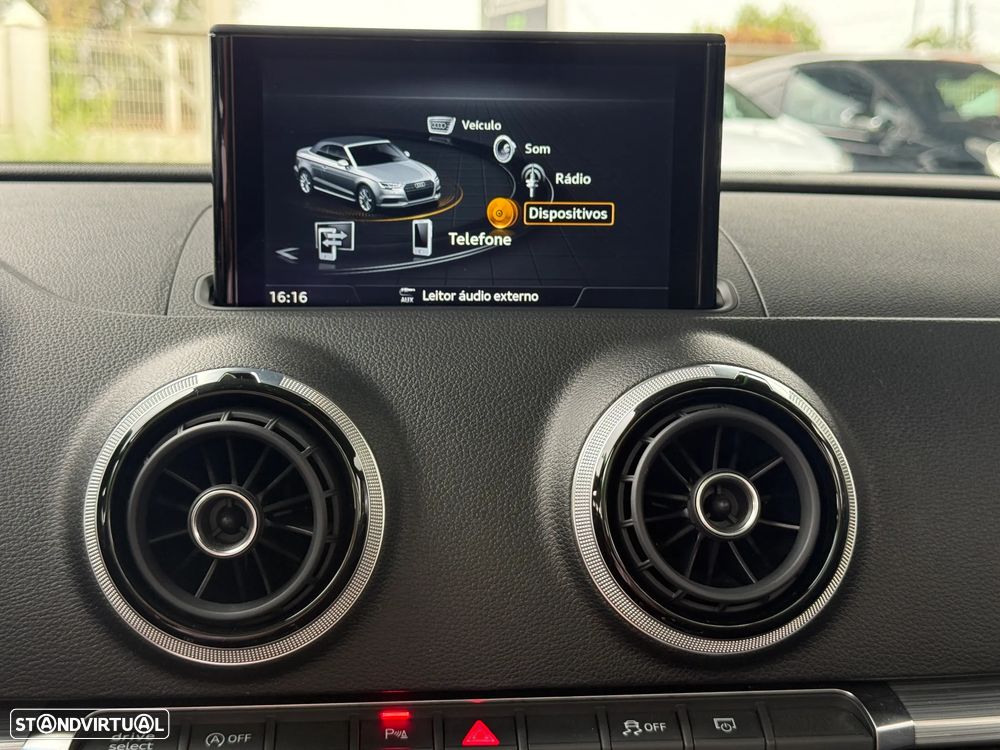 Audi A3 Cabrio 1.6 TDi S-line - 44