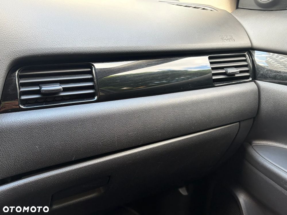 Mitsubishi Outlander 2.0 Intense 4WD CVT - 18