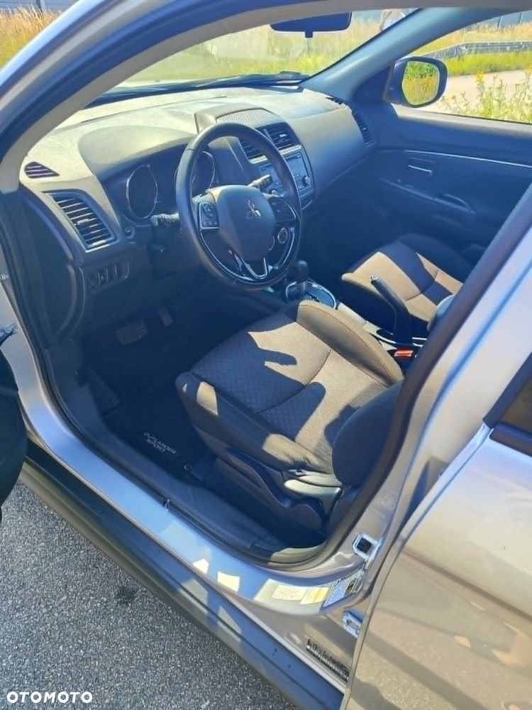 Mitsubishi Outlander - 16