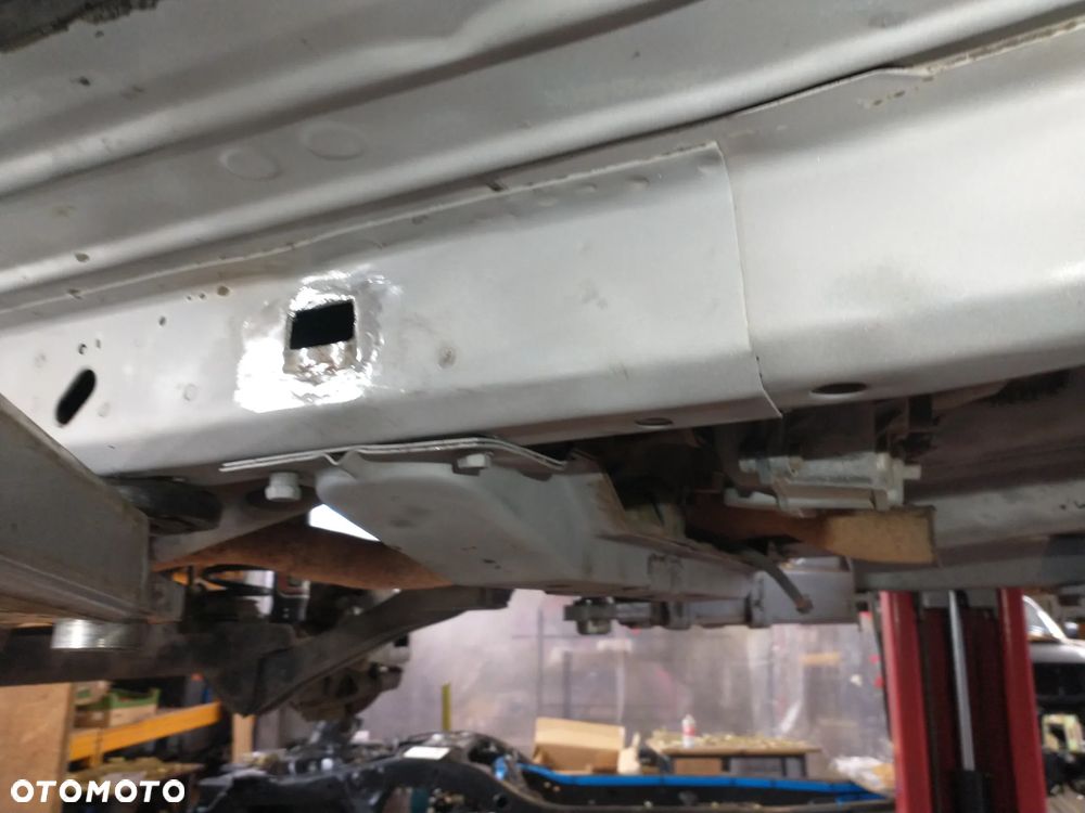 Jeep Cherokee - 18