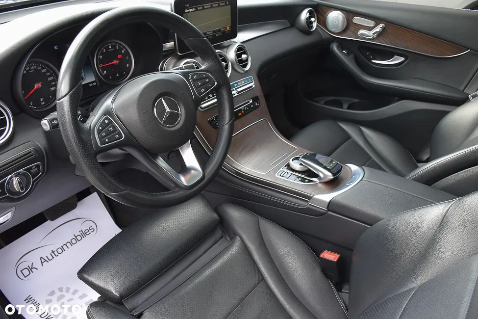 Mercedes-Benz GLC 300 4Matic 9G-TRONIC AMG Line - 22