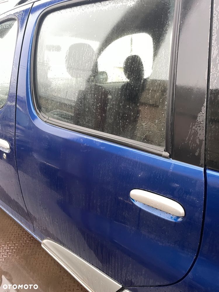 DRZWI PRAWY LEWY TYL 8M6 TOYOTA YARIS VERSO I LIFT BEZ MALOWANIA - 4
