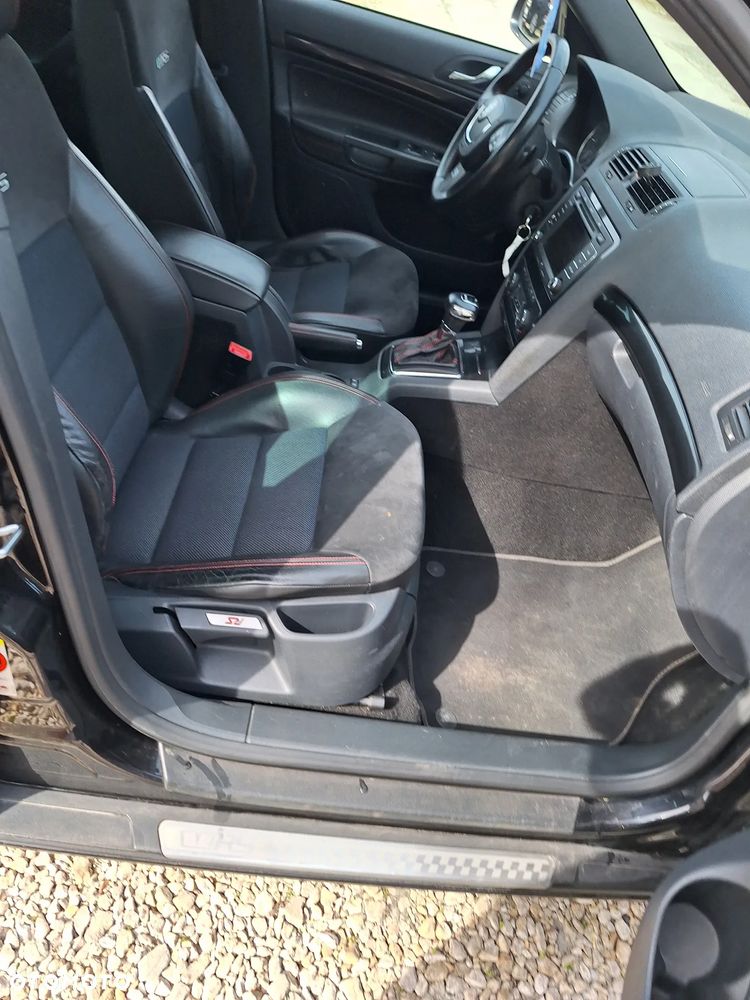 Skoda Octavia 2.0 TDI RS DSG - 21