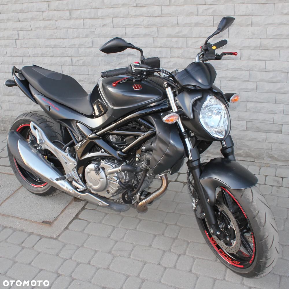 Suzuki Gladius - 11