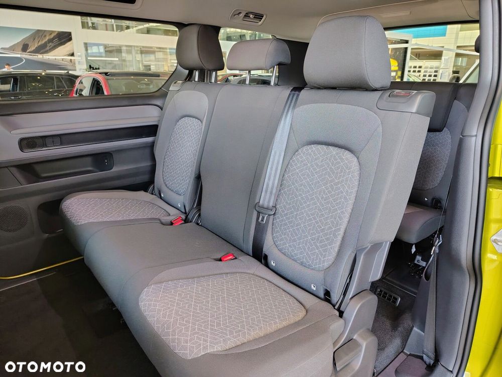 Volkswagen ID. Buzz Pro z długim rozstawem osi silnik: 210 kW (286 KM) 86 kWh / skrzynia biegów: Automatyczna 1 biegowa rozstaw osi: 3239 mm - 25