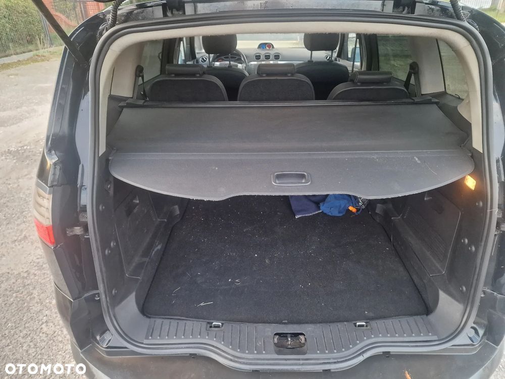 Ford S-Max - 14