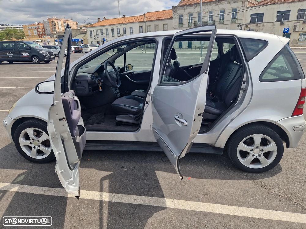 Mercedes-Benz A 170 CDi Avantgarde Longo - 12