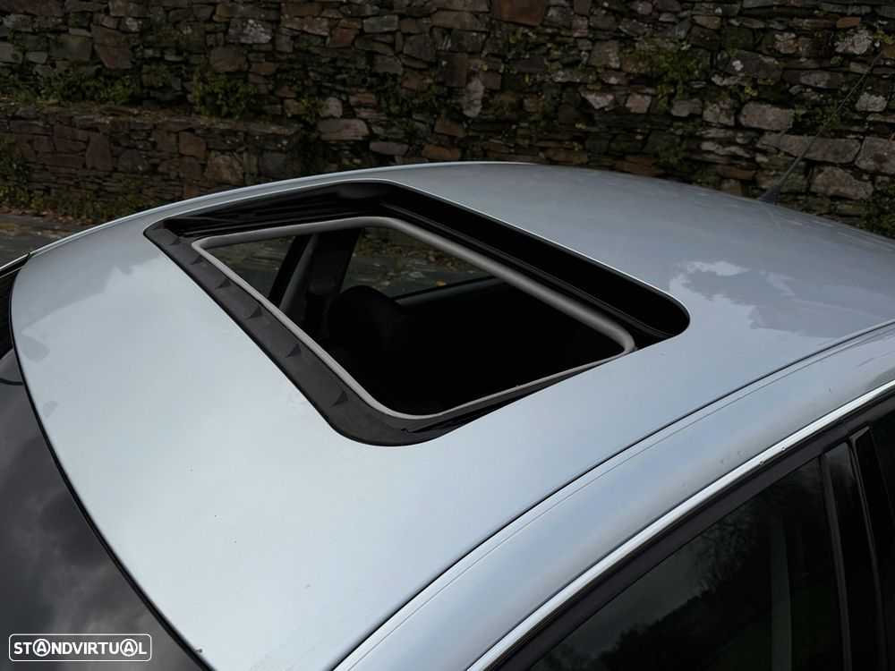 VW Passat 1.9 TDi Confortline Plus 6V - 16