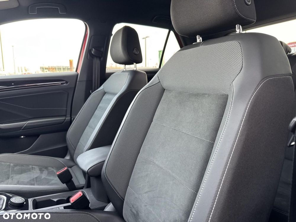 Volkswagen T-Roc - 11