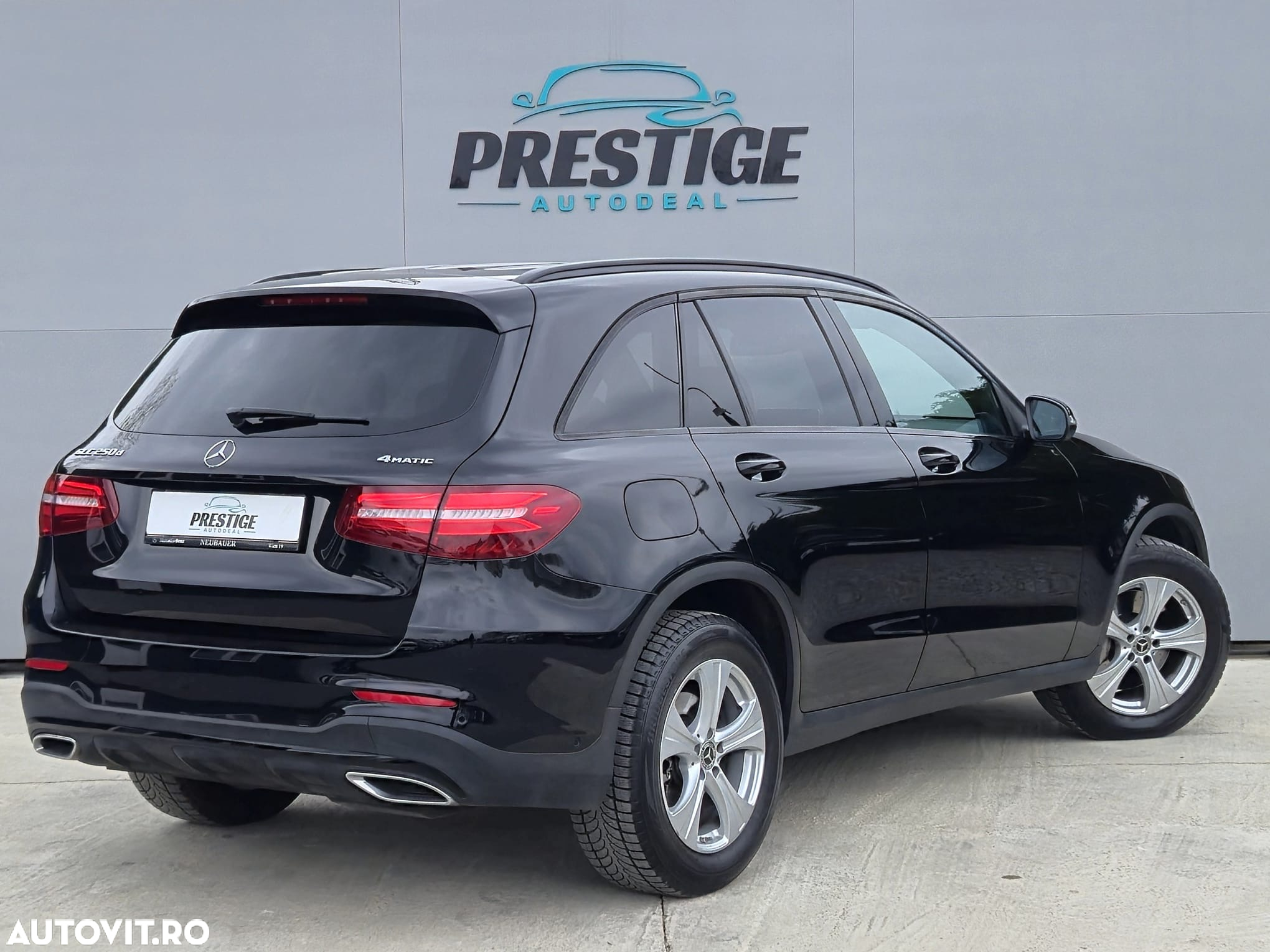 Mercedes-Benz GLC 250 d 4Matic 9G-TRONIC Exclusive - 4