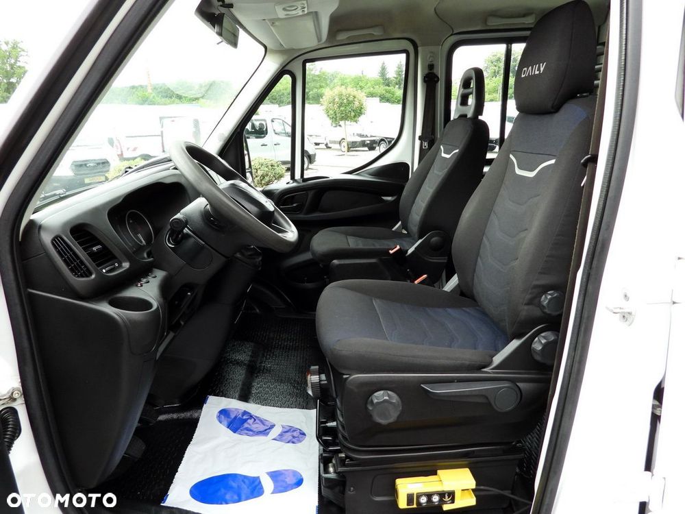 Iveco DAILY 35C16 WYWROTKA PODWÓJNA KABINA DOKA 6 MIEJSC TEMPOMAT NAWIGACJA BLIŹNIACZE KOŁA KLIMATYZACJA HDS - 30
