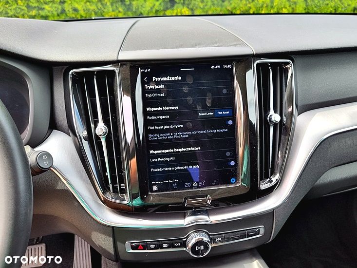 Volvo XC 60 B4 D Geartronic Momentum Pro - 36