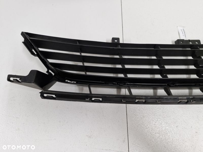 RENAULT MEGANE III 3 LIFT KRATKA ŚRODKOWA ZDERZAKA PRZÓD 622547366R - 7