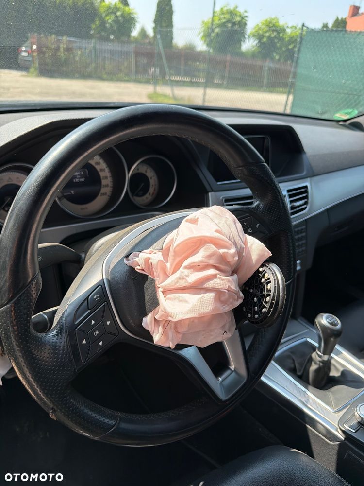 Mercedes-Benz Klasa E 200 Avantgarde - 24