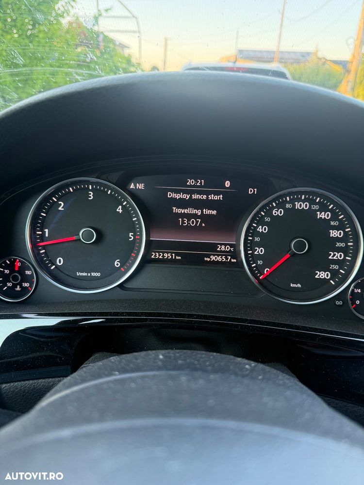 Volkswagen Touareg - 11