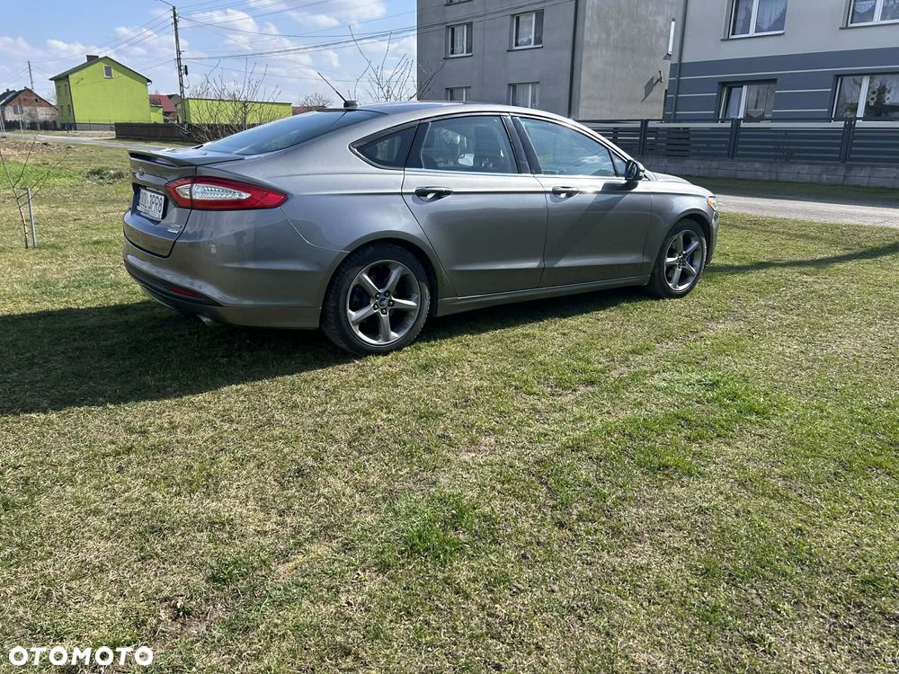 Ford Fusion - 5