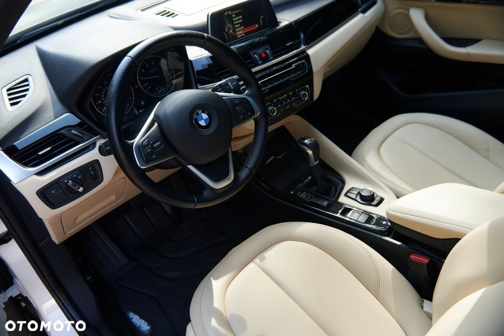 BMW X1 xDrive20i xLine - 11