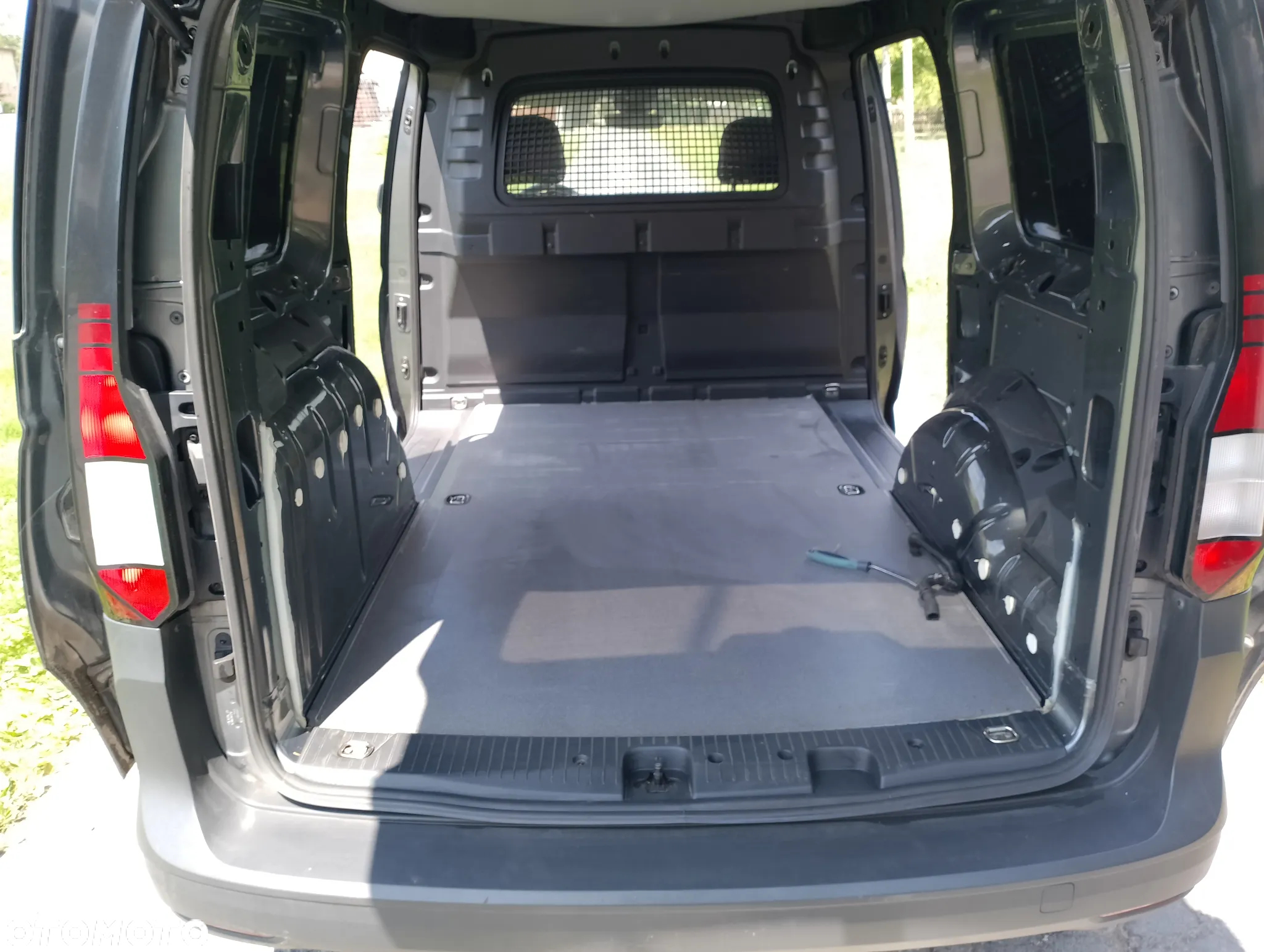 Volkswagen Caddy 2.0TDi  Maxi DSG - 18