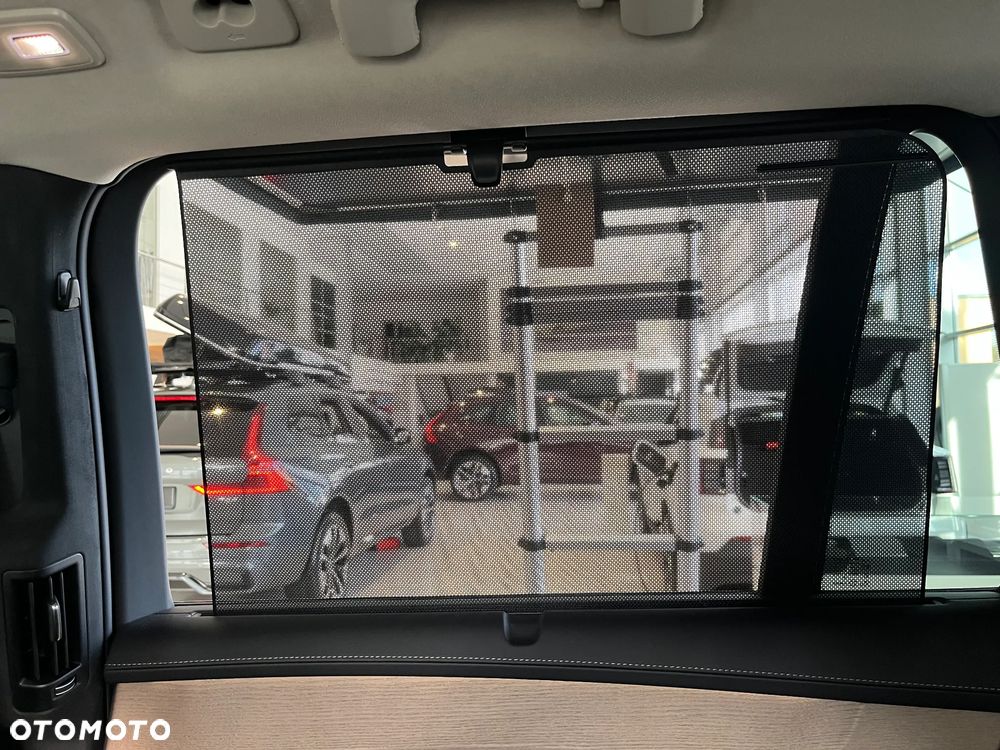 Volvo XC 90 T8 AWD Plug-In Hybrid Ultra Dark 7os - 14