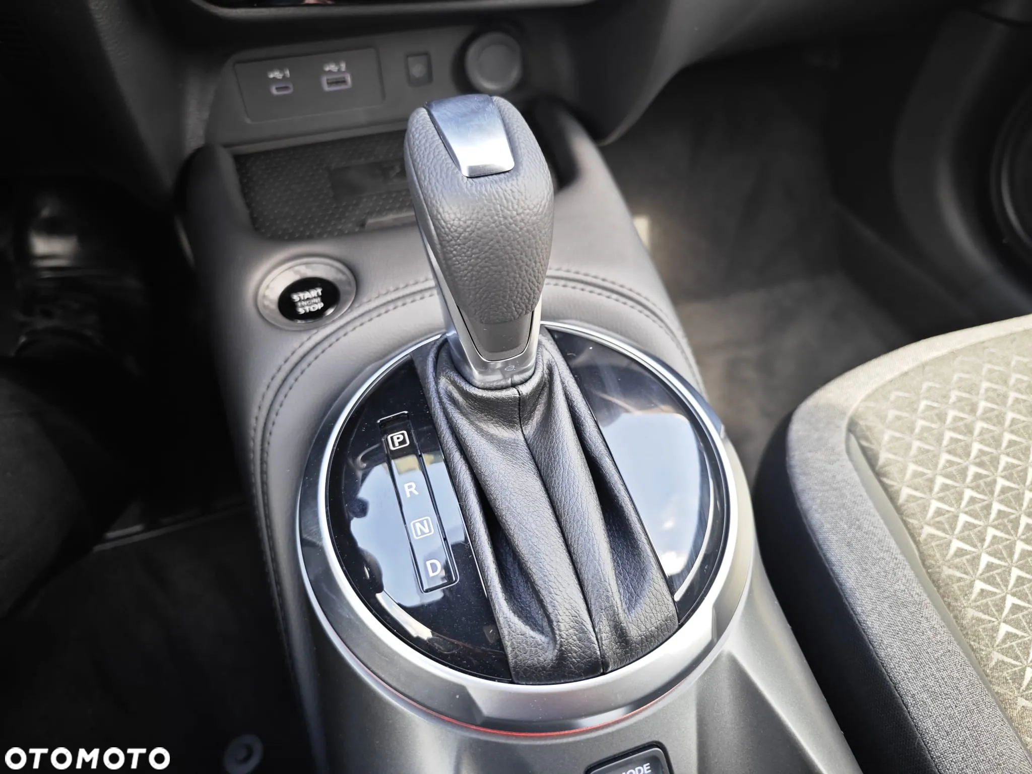 Nissan Juke 1.0 DIG-T N-Connecta DCT - 13