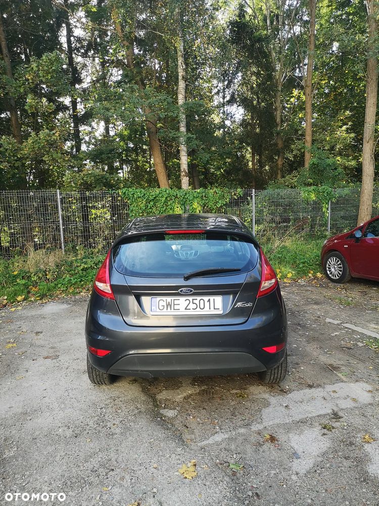 Ford Fiesta 2010 photo 4