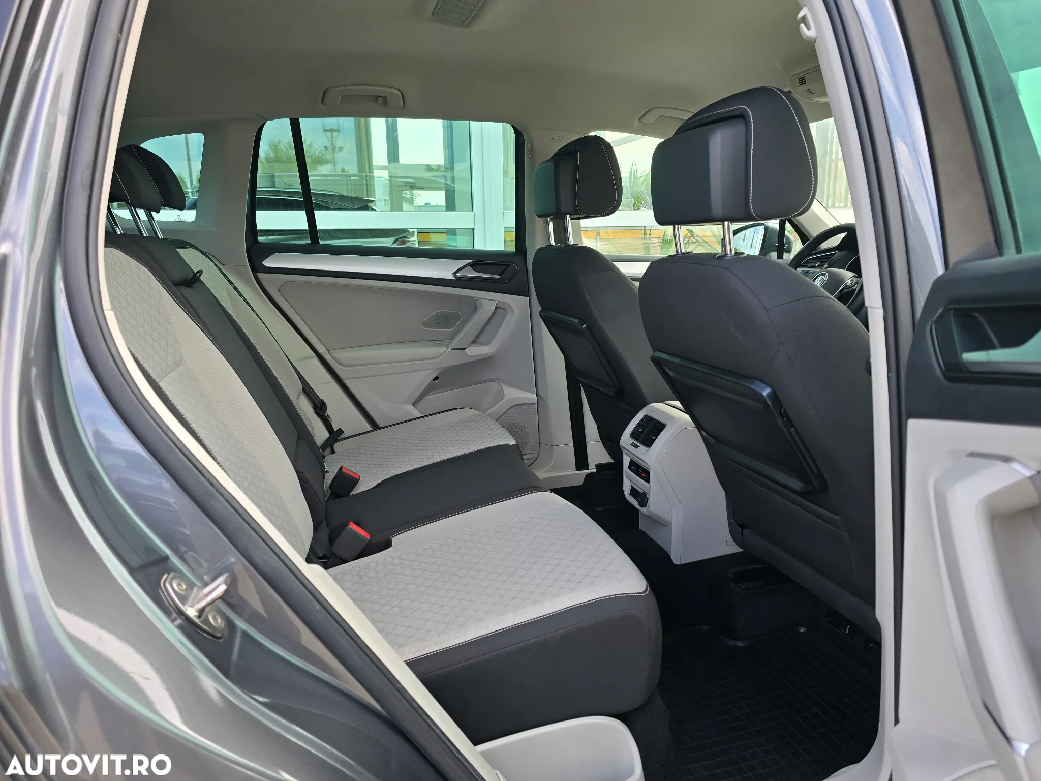 Volkswagen Tiguan 2.0 TDI DPF DSG 4Mot Comfortline - 12