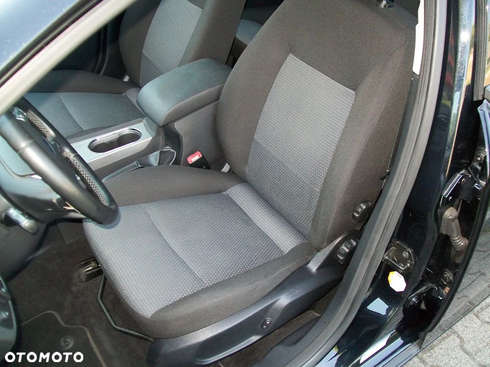 Ford Mondeo 2.0 Trend - 12