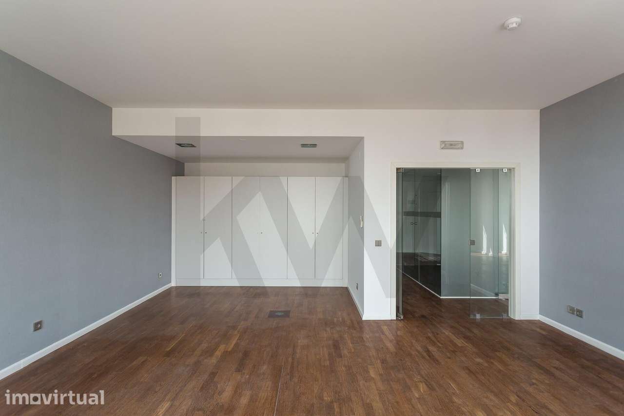 Arrenda-se Escritório no Edifício Espaço Chiado | Vista Rio | Rua Mise - Grande imagem: 3/35