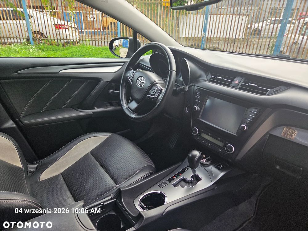 Toyota Avensis 1.8 Premium MS - 9