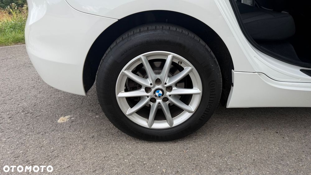 BMW Seria 2 218d - 15