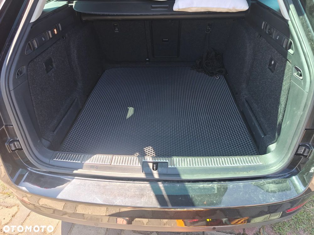 Skoda Superb 2.0 TDI DSG Style - 9