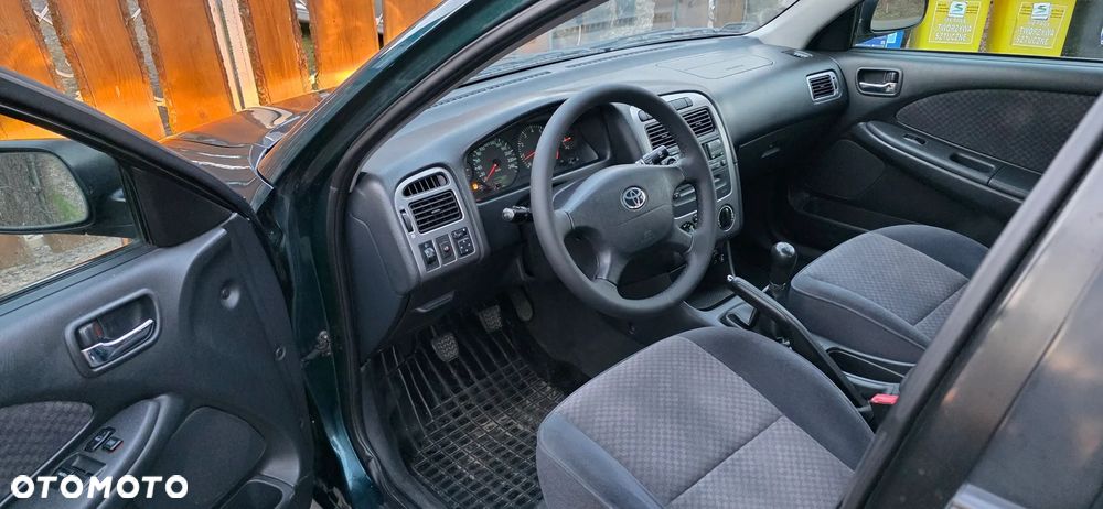 Toyota Avensis 1.6 VVT-i Terra Plus - 9