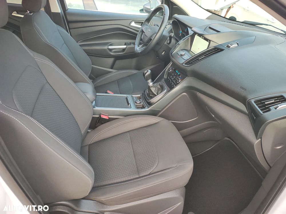 Ford Kuga 1.5 TDCi 2x4 Titanium - 14