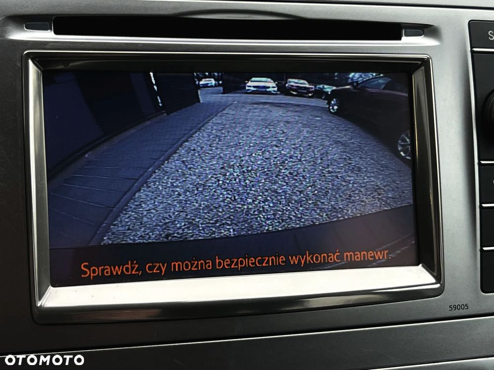 Toyota Avensis 1.8 Premium - 33